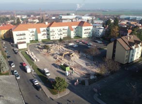 Demolice a likvidace staré obytovny v Čáslavi
