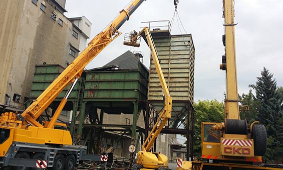 Demolice a likvidace zásobníků krmných směsí Navos a.s. Přerov - 01